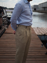 Load image into Gallery viewer, Sartorial details of  Barnaba II fit including side adjusters, wide two button waistband