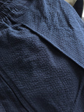 Laden Sie das Bild in den Galerie-Viewer, Japanese yarn-dyed cotton seersucker 3D texture