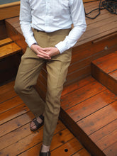 Laden Sie das Bild in den Galerie-Viewer, Irish Linen Spence Bryson Sartorial trousers collection represent tailored craftmanship to a trouser with side adjusters and side tabs and its extended waistband.