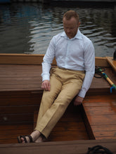 Laden Sie das Bild in den Galerie-Viewer, Tailored to perfection in our trouser atelier, this Linen pants mae from crisp irish linen in our sartorial fit