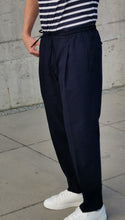 Load image into Gallery viewer, Seersucker Cotton Trousers Navy